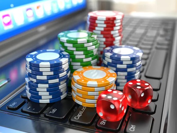 Baccarat table with real dealer and live chat. Live baccarat table with dealer and player cards visible